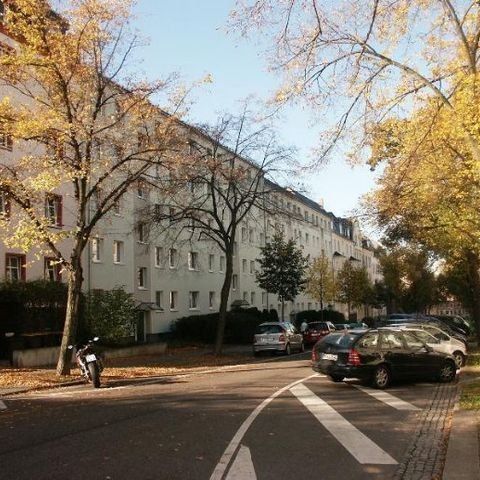 Argumente die überzeugen: Südbalkon, Citynah, Ausblick ins Grüne neu saniert - Foto 1