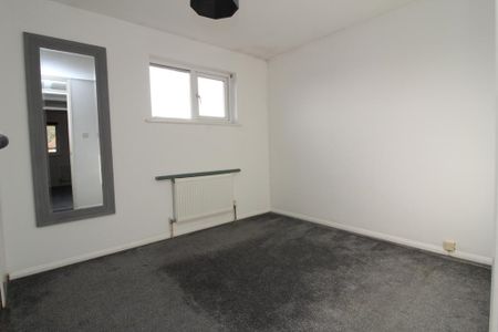 2 bedroom terraced house to rent - Photo 4