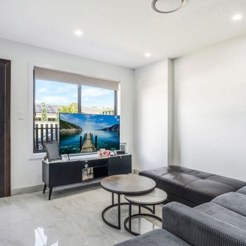 Ideal 2 Bedroom Granny Flat! - Photo 1