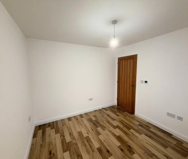 2 bedroom bungalow to rent - Photo 2