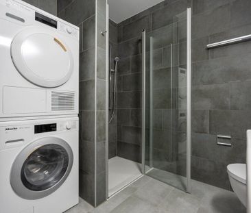 Affittiamo luminoso e moderno 4.5 locali con giardino privato - Photo 3