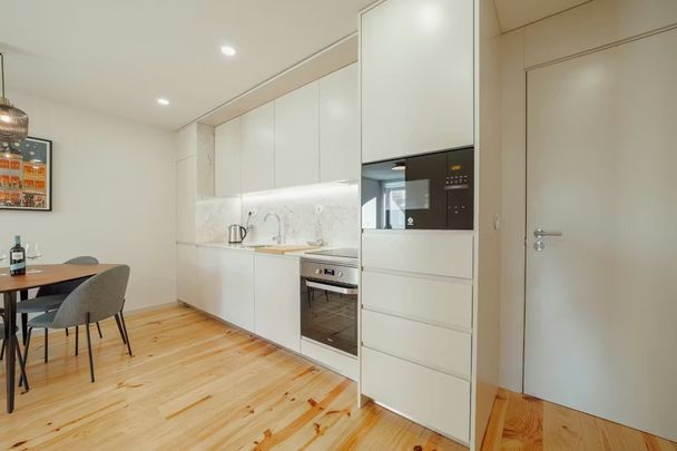 Rua 1 de Maio, Vila Nova de Gaia, Porto 4430-177 - Photo 1