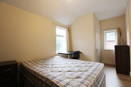 5 bedroom terraced house to rent - Photo 4