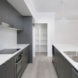 Beautiful Home for Rent in Greenbank! - Photo 2