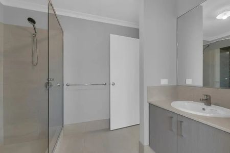 13, Parsons Way, South Yunderup - Photo 2