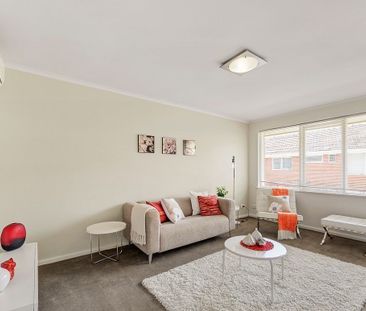 8/304 Tooronga Road, Glen Iris VIC 3146 - Photo 2