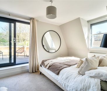 A recently converted 2 bedroom house just under one mile from Bath ... - Photo 2