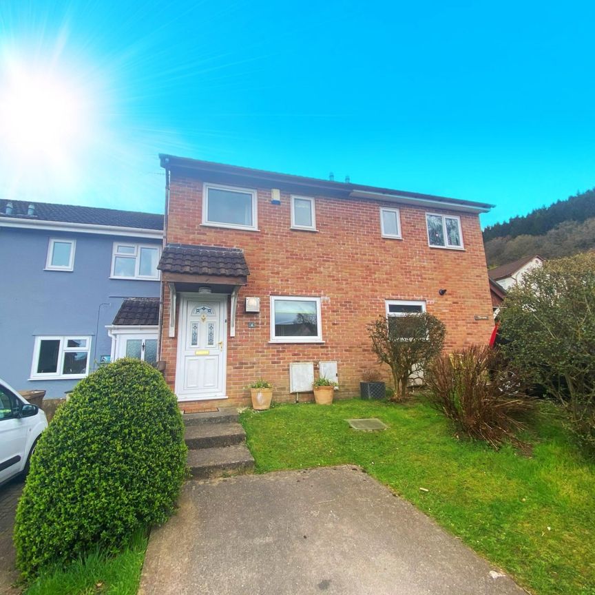 Telor Y Coed, Llanbradach - Photo 1