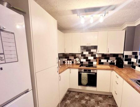 PETERBOROUGH - Photo 4