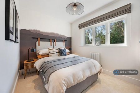 4 bedroom detached house to rent - Photo 5