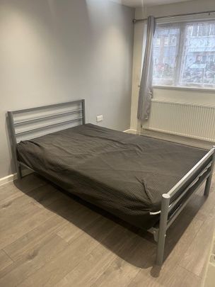 Room in a Shared House, London, E16 - Photo 1