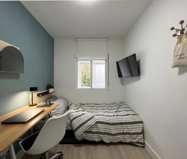 Calle de San Dacio, Madrid, Community of Madrid 28034 - Photo 3