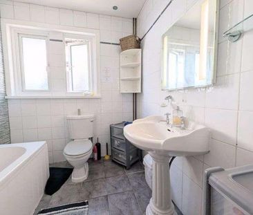 Guildhill Road, Bournemouth, BH6 - Photo 4