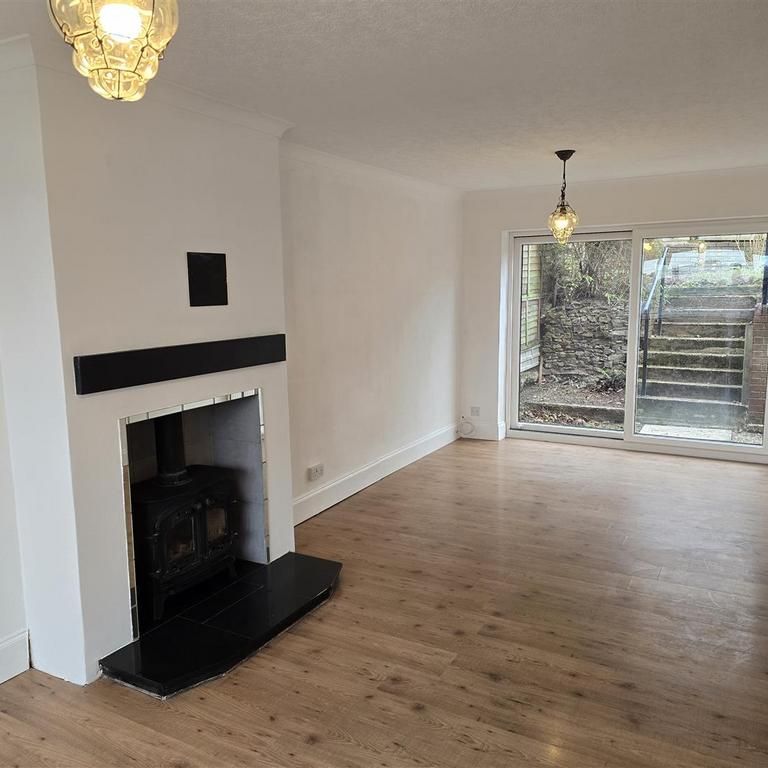 3 bedroom semi-detached house to rent - Photo 1