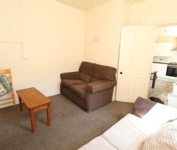 (3 BED) Kimbolton Avenue, Lenton, Nottingham, NG7 - Photo 1