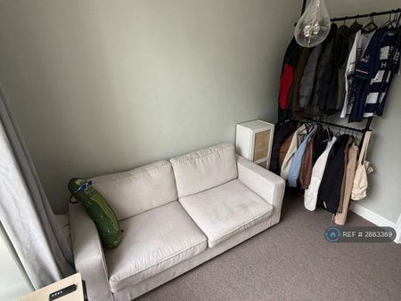 2 bedroom flat to rent - Photo 4