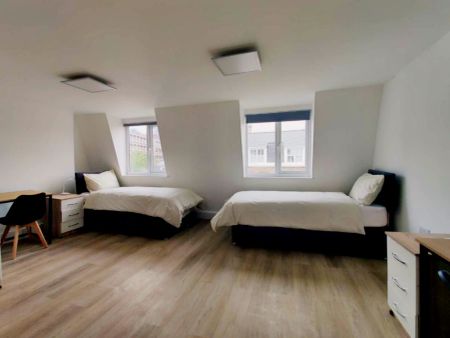 Twin En-suite - Photo 3