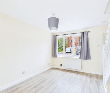 2 bedroom end of terrace house to rent - Photo 2