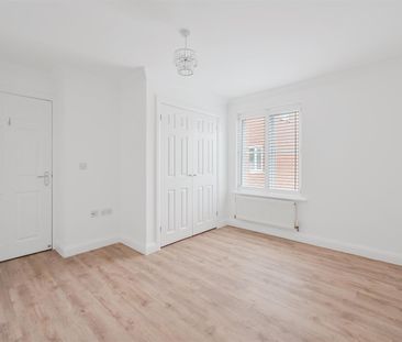 To Let 2 Bed Apartment - Photo 6