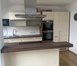 Neuwertige DG-Wohnung 99m², 3 Zimmer, Terrasse, Garage, 1100 Wien, Top Ausstattung! - Photo 1