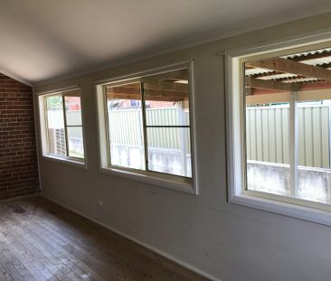 Charming 2-Bedroom Duplex in the Heart of Tamworth - Photo 2