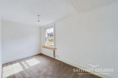 3 bedroom terraced house to rent - Photo 5