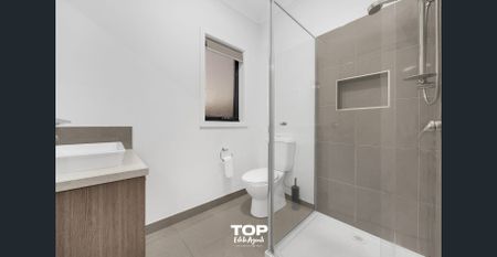 Beautiful Four-Bedroom Family Home in the Heart of Clyde!! - Photo 5