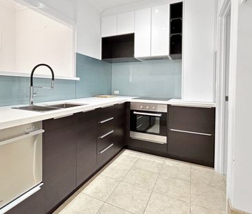 2-Bedroom Apartment with City View! - Photo 5
