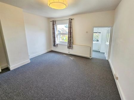 2 Bedroom House to Rent in Irthlingborough Road, Finedon, Northants, NN9 - Photo 2