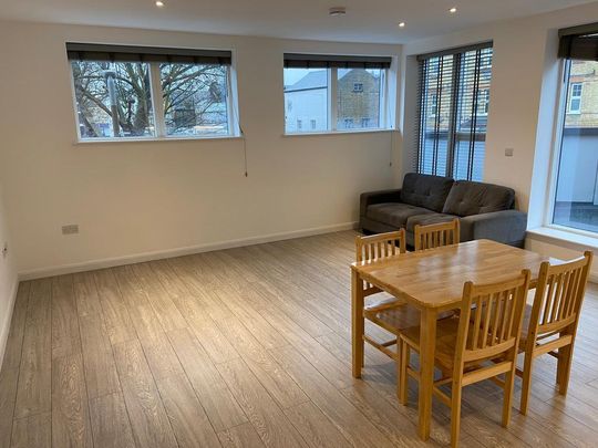 2 bedroom flat to rent - Photo 1