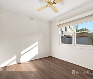 11 Montgomery Place, Bulleen, Vic 3105 - Photo 2