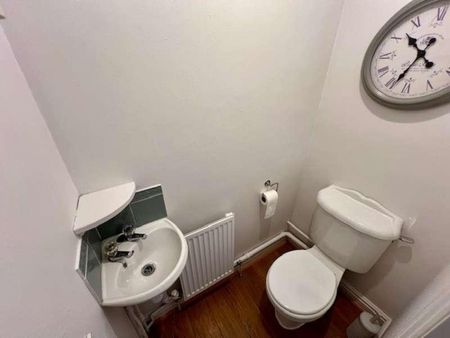 Old Oaks, Waltham Abbey, EN9 - Photo 4