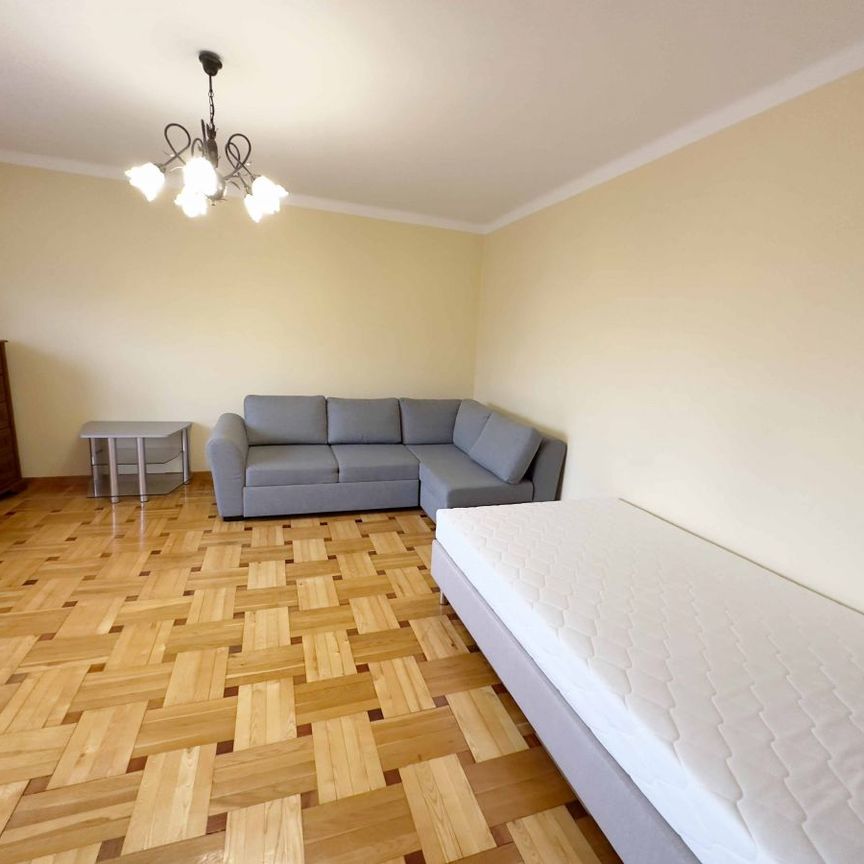 Dm z 6 sypialniami oraz 2 łazienkami - Zdjęcie 1