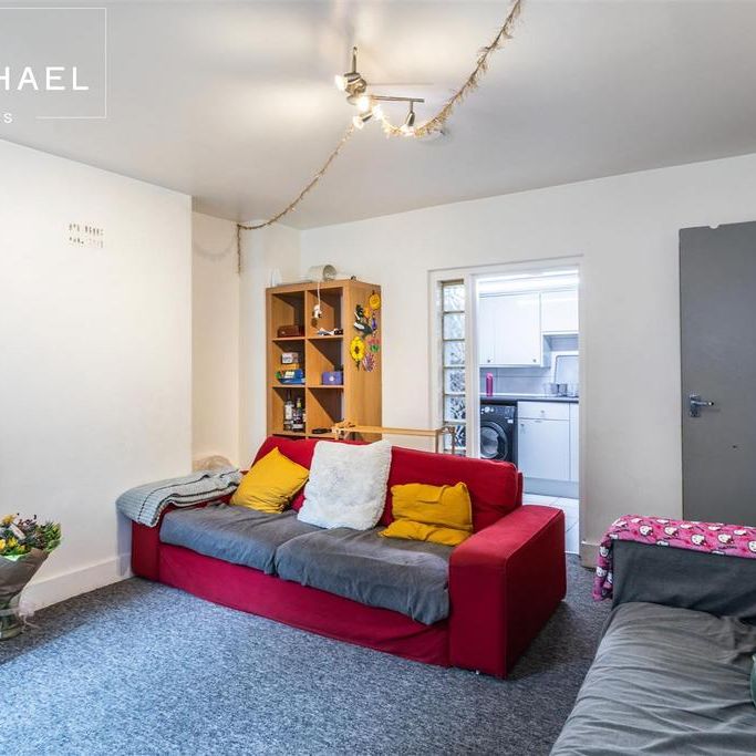 6 bedroom maisonette to rent - Photo 1