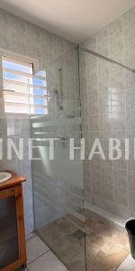 À LOUER - STUDIO MEUBLÉ D'ENVIRON 20.38 m² - LE TAMPON - 650 € - Photo 4