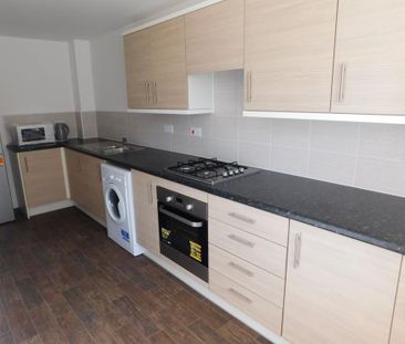 4 bedroom terraced house to rent - Photo 3