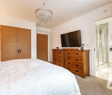 Whitefield Way, Kelvedon Hatch, Brentwood, Essex, CM15 - Photo 6