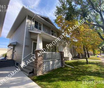 2 Bedroom 1 Bath UPPER LEVEL Condo - Photo 2