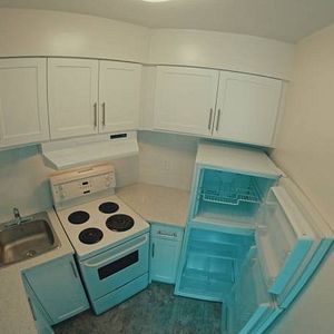 JR ONE BEDROOM! English Bay-$2595 - Photo 2