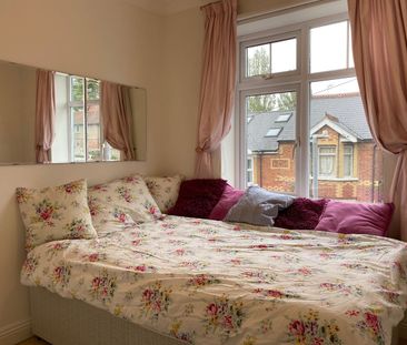 4 Bed End Terrace, Cranbury Road, RG30 - Photo 4