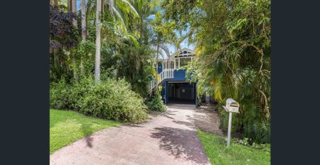 Charming 3 Bedroom Queenslander with Newley Renovate Kitchen. - Photo 3