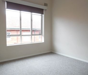 Conveniently Located Two Bedroom Apartment - Photo 3