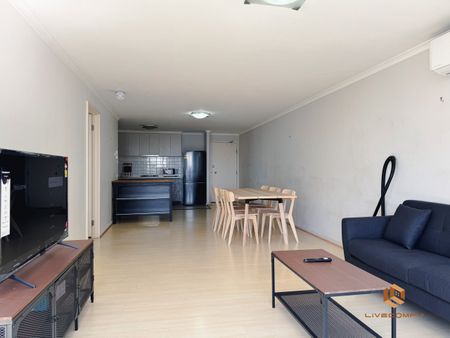 West Melbourne - Photo 2