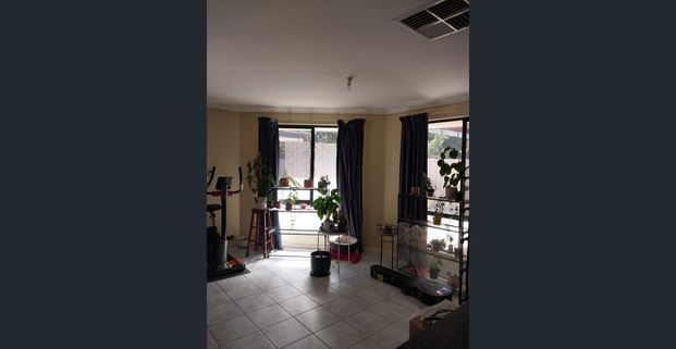 Great location Spacious 4 bedroom home - Photo 1