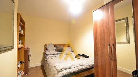 4 bedroom terraced house to rent - Photo 5