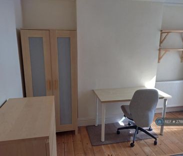 6 bedroom semi-detached house to rent - Photo 2