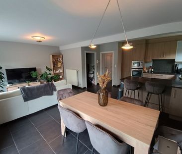 Rustig gelegen appartement met 2 slaapkamers en parking nabij het c... - Photo 2