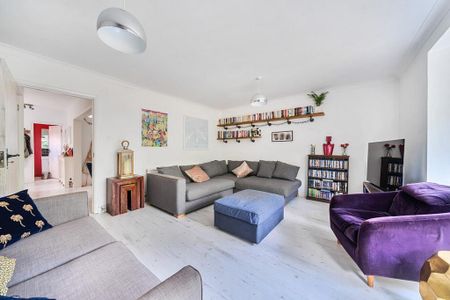 4 bedroom detached house to rent - Photo 3