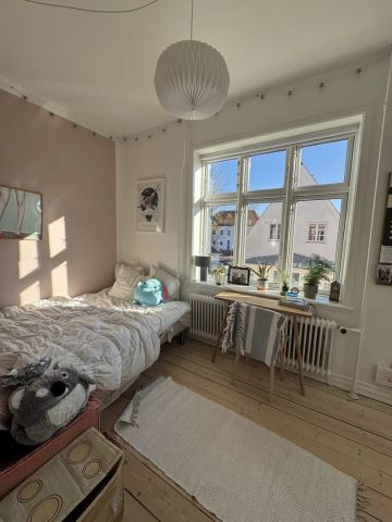 Indbydende lejlighed med klassiske detaljer i Aalborg - Photo 4