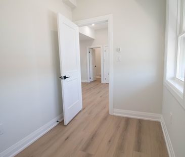 Newly Renovated 1 Bedroom + Den Apartment in Welland! - Photo 1